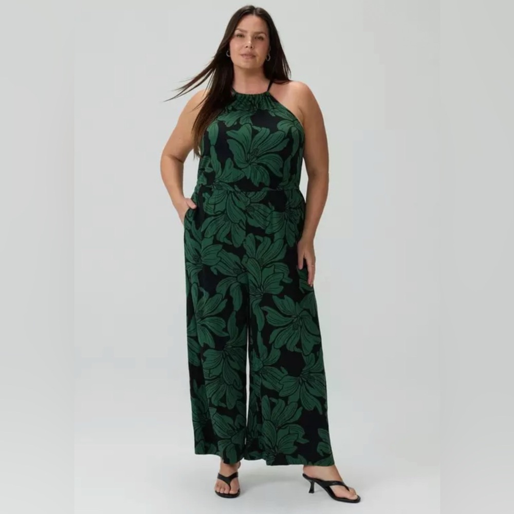 Torrid NWOT Studio Halter Wide-Leg Floral Jumpsuit- Size 1
